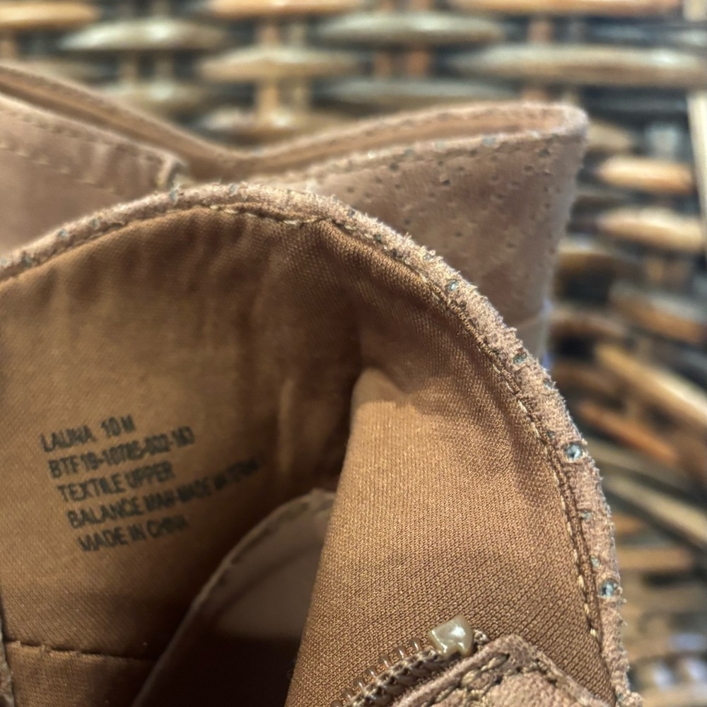 BareTraps  Launa Bootie Tan Ankle Boots with Strap Detail, Zip Up size 10.5 - Picture 10 of 11